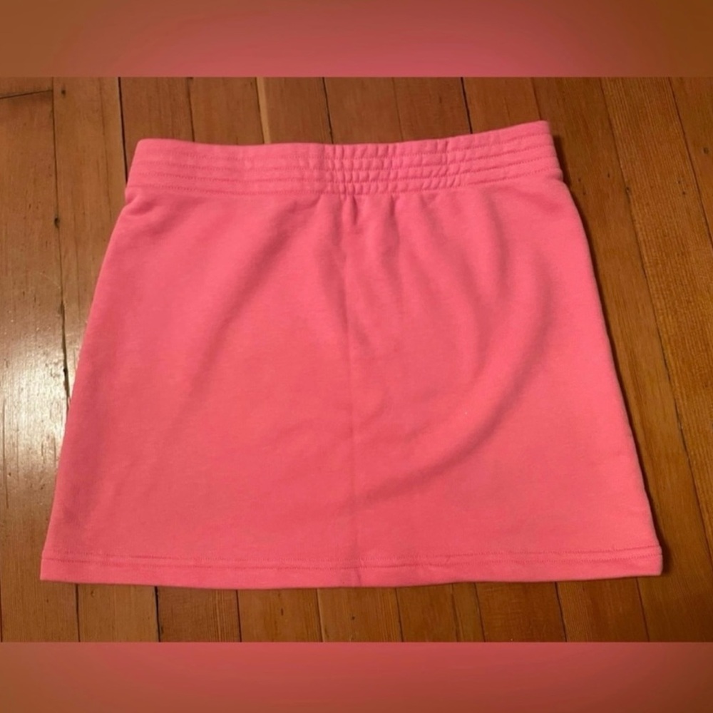 NWOT Aritzia TNA Airy AF soft pull-on skirt. 72% Cotton, 28% Polyester. Size S